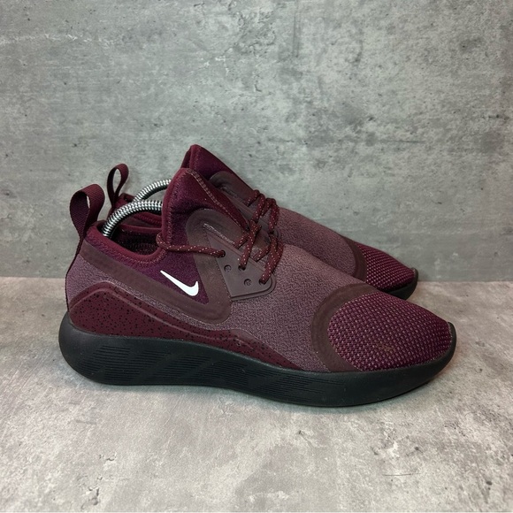 Nike LunarCharge Running Shoes 923620-600 Womens sz 8 - maroon - Picture 1 of 6
